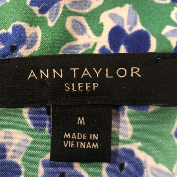 Ann Taylor Sleep pajama top Med. Green background with white and blue flowers - Picture 11 of 12